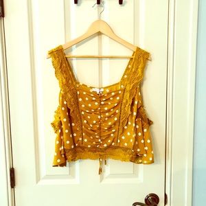 🌸NEW, Lulumari Top with Fun Arm Detail